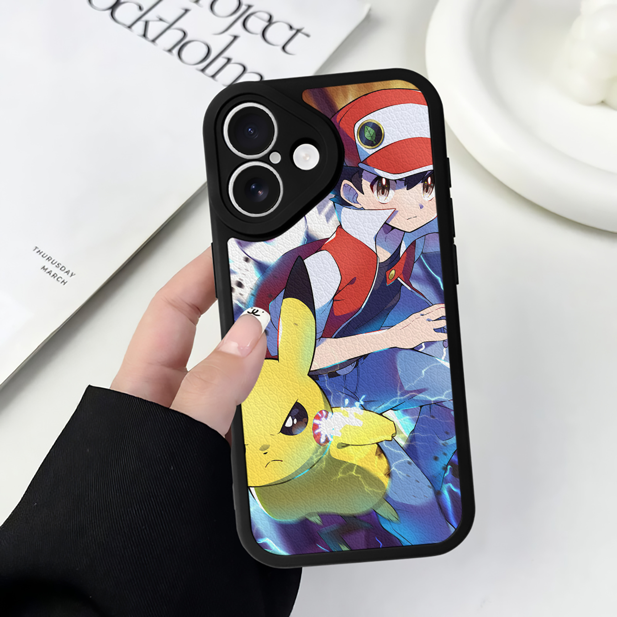 （画像用） ポケットモンスター Pokémon 【iPhone 16シリーズ対応】シリコンスマホケース（レザー調） 材質：シリコン
